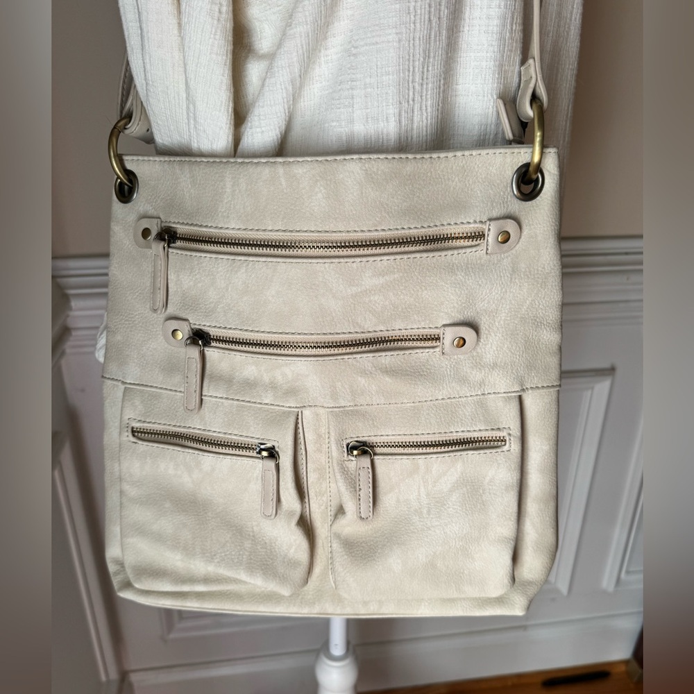 Shiraleah Cream Vegan Leather Shoulder Bag with Practical Design - Picture 9 of 12